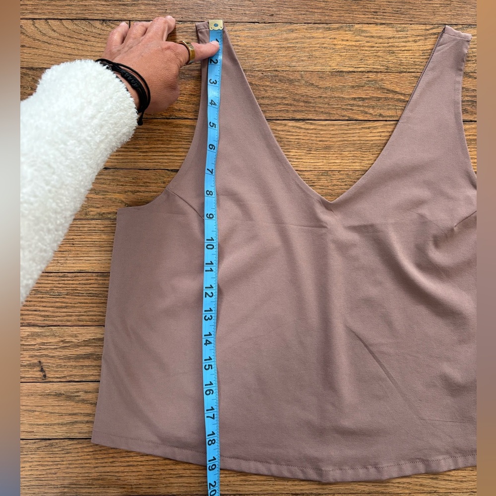 Vuori Villa Cropped V-Neck Sleeveless Tank Top S NWT - Picture 9 of 10